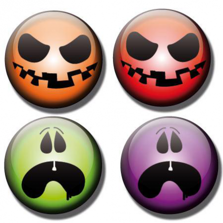 Badge Halloween 4 têtes effrayantes